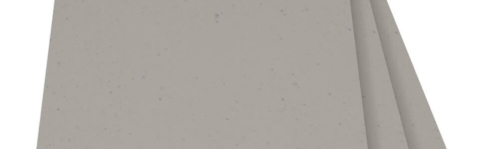 Déflecteur pour le four conçu pour être installé à l'intérieur du four